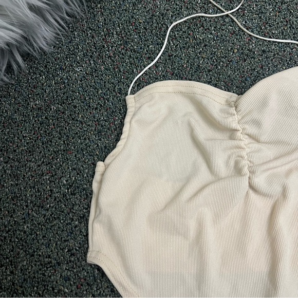 PRETTYLITTLETHING Nude Beige Front Ruched Ribbed Halter-neck Cropped Top Shirt S - Picture 12 of 16